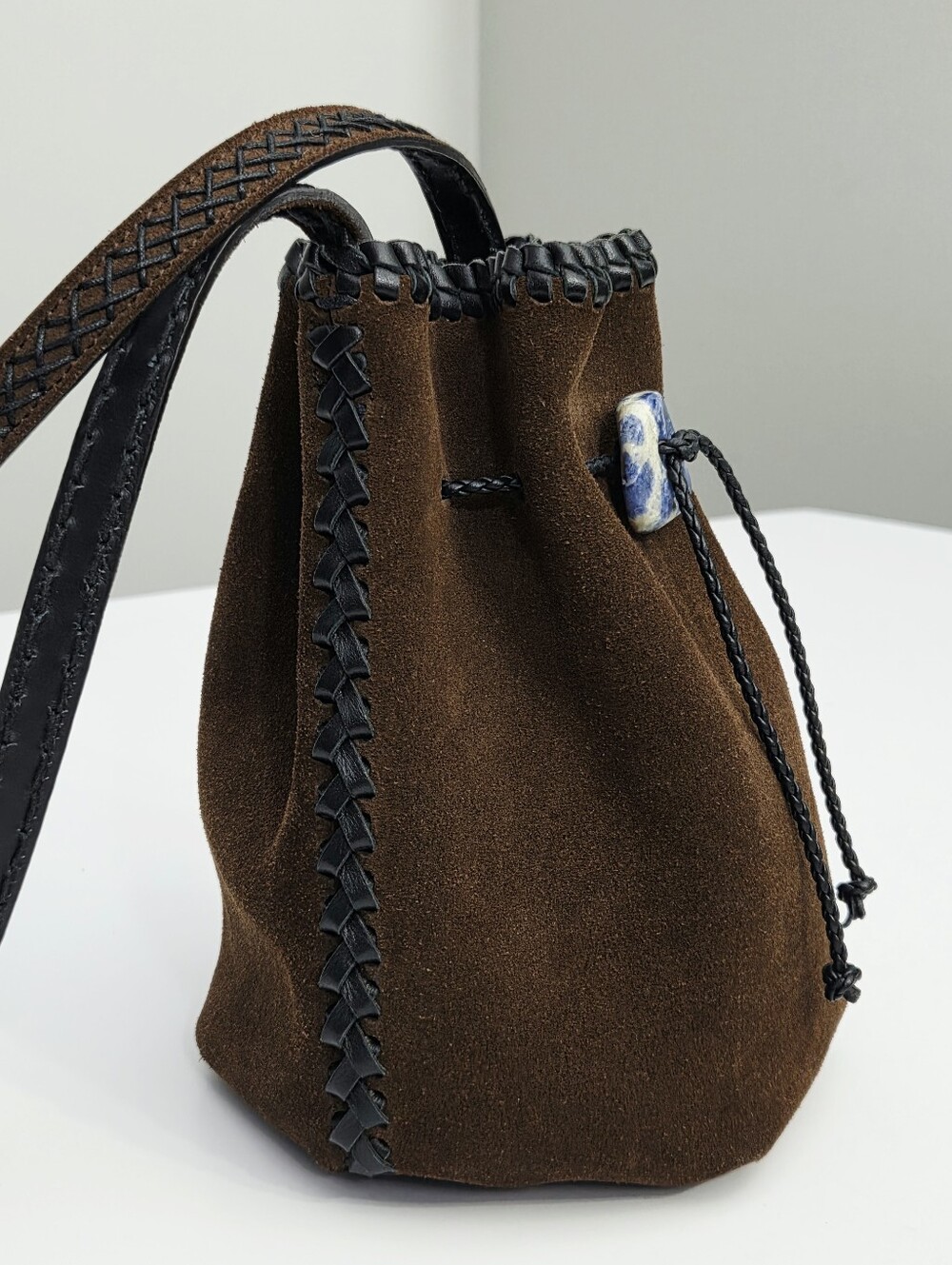 EXCELLENT IACOBELLA NIRMALA BUCKET BAG - Picture 2 of 6